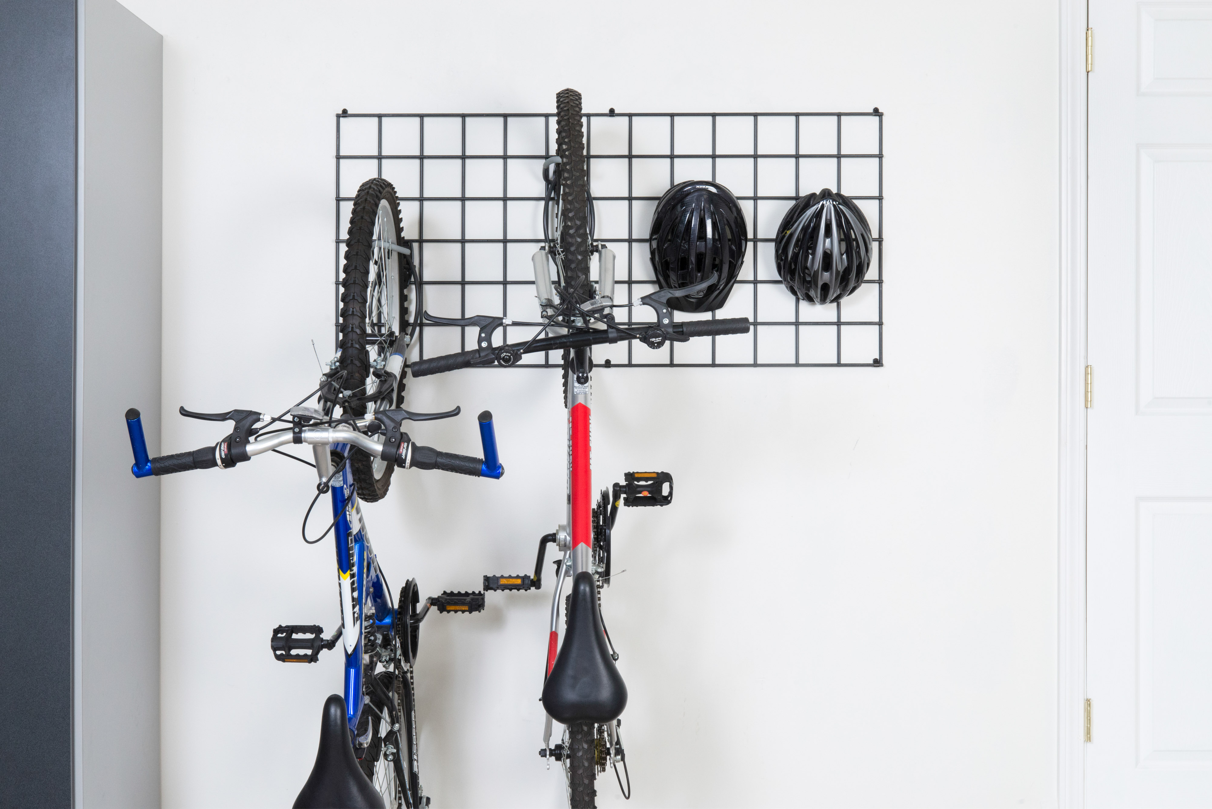 Activity Organizer Bike Kit 2 with 2 bikes and 2 helmets.