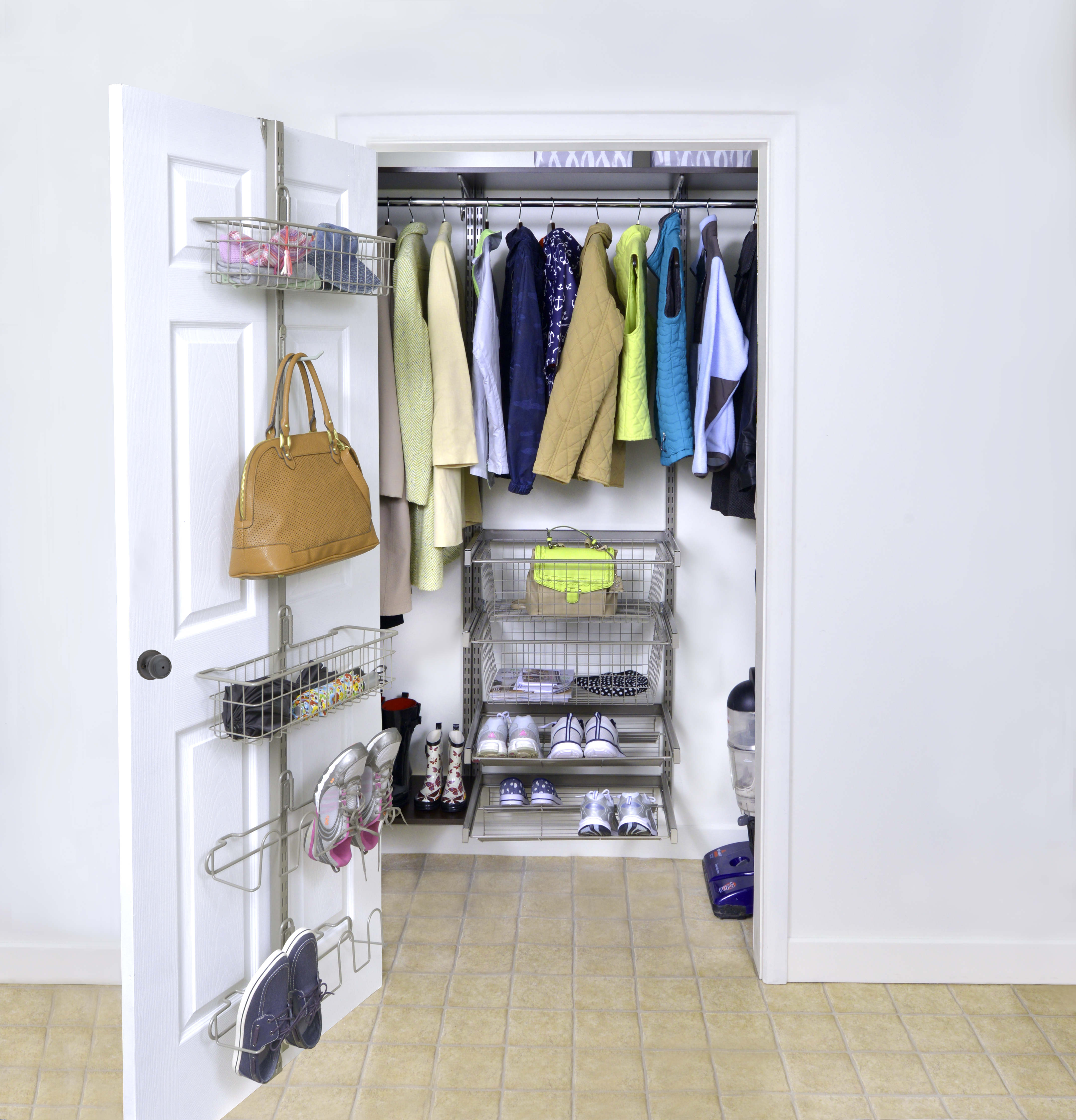 Entry Closet freedomRail w door