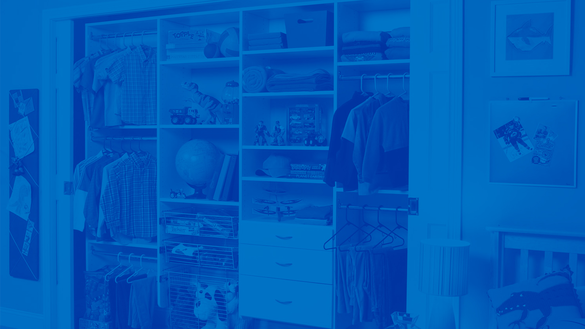 freedomRail reach-in kids closet in White freedomRail reach-in kids closet in White with a blue overlay